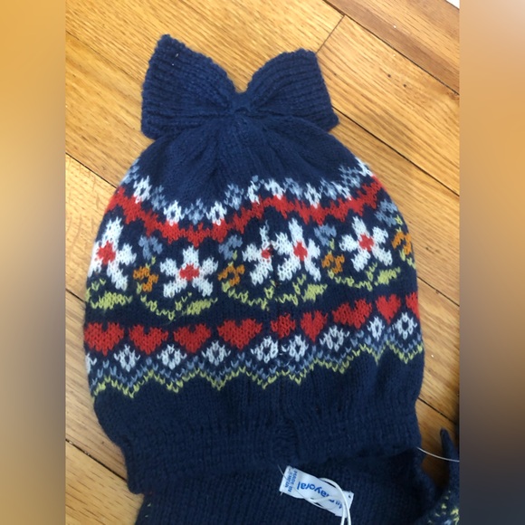 NWT Mayoral Hat, Scarf and Mitten Set - Picture 3 of 6